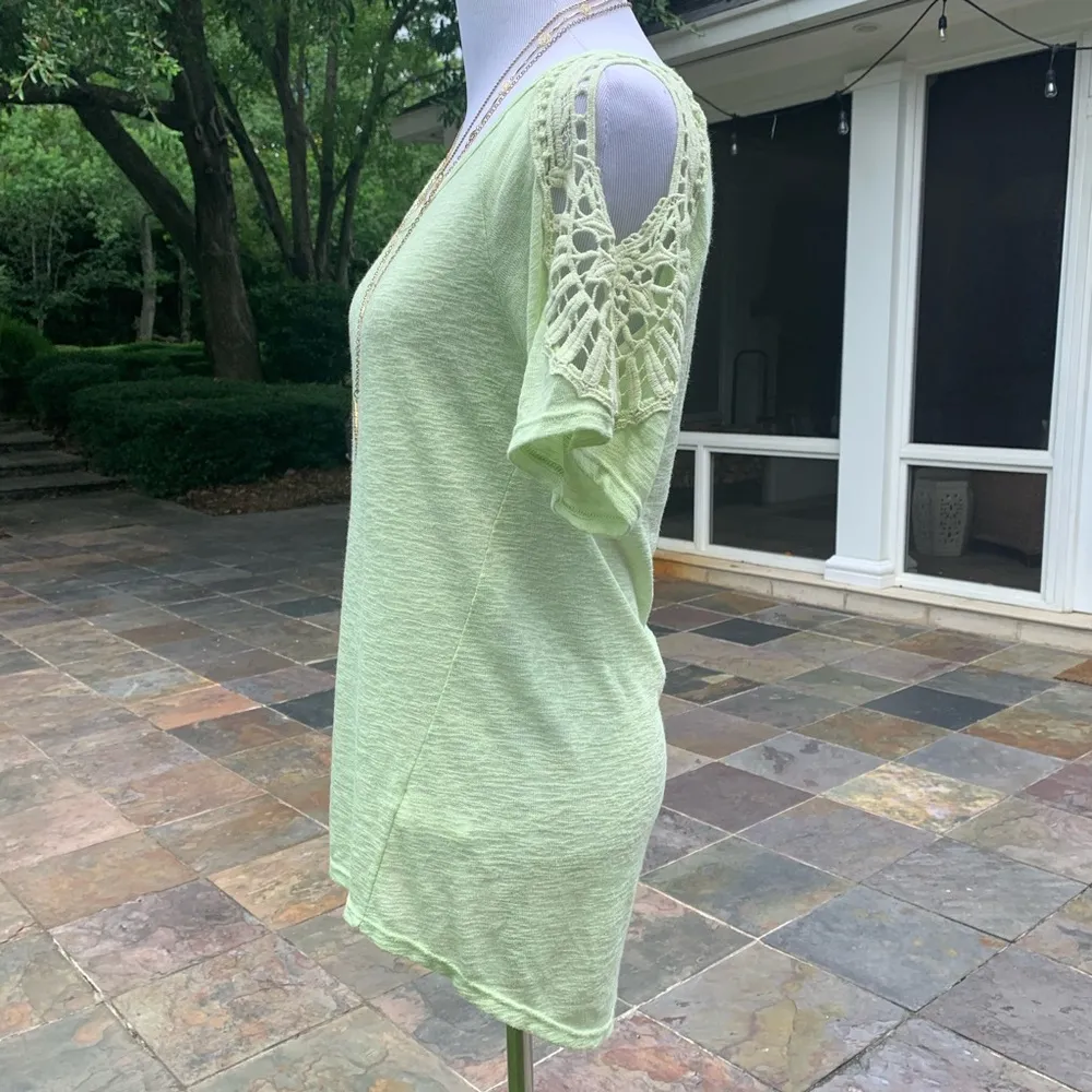 NWT Francesca’s Alya Crochet Cold Shoulder Top S - Image 3