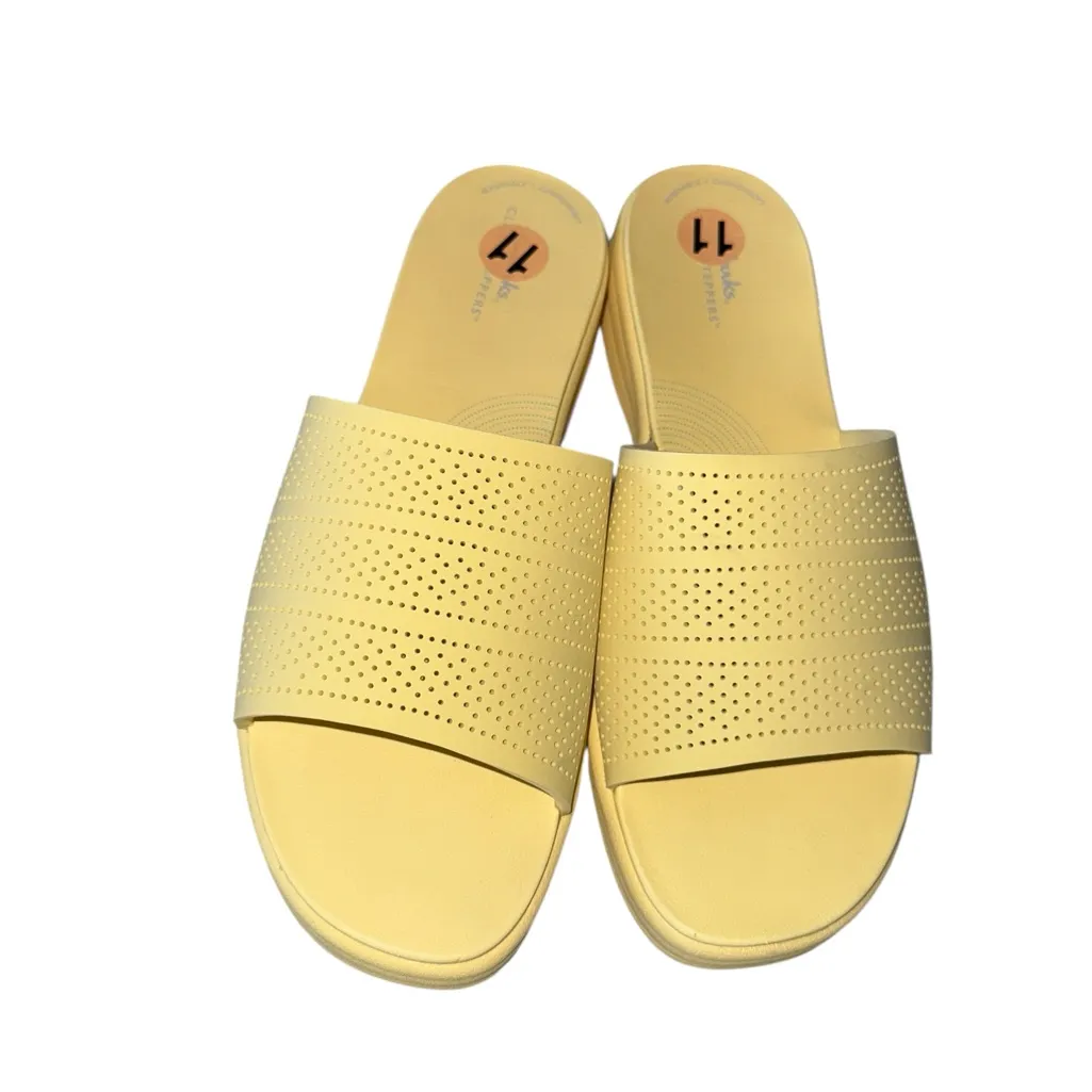 NEW CLOUDSTEPPERS by Clarks Drift Twist Casual Slides Sandals Pale Yellow  11 - Image 7