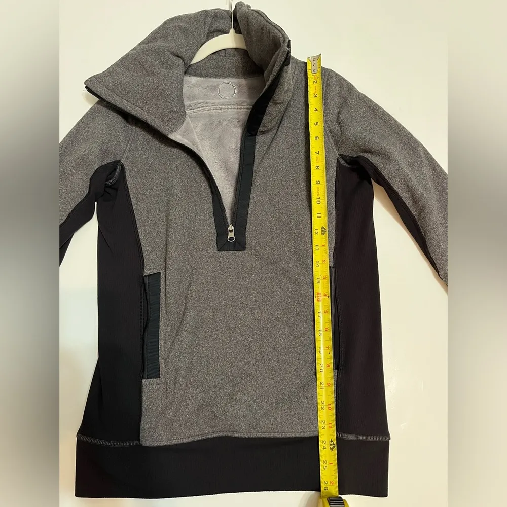 lululemon athletica Post Chaturanga Pullover Black/Ambient Grey -Size 4 - Image 8