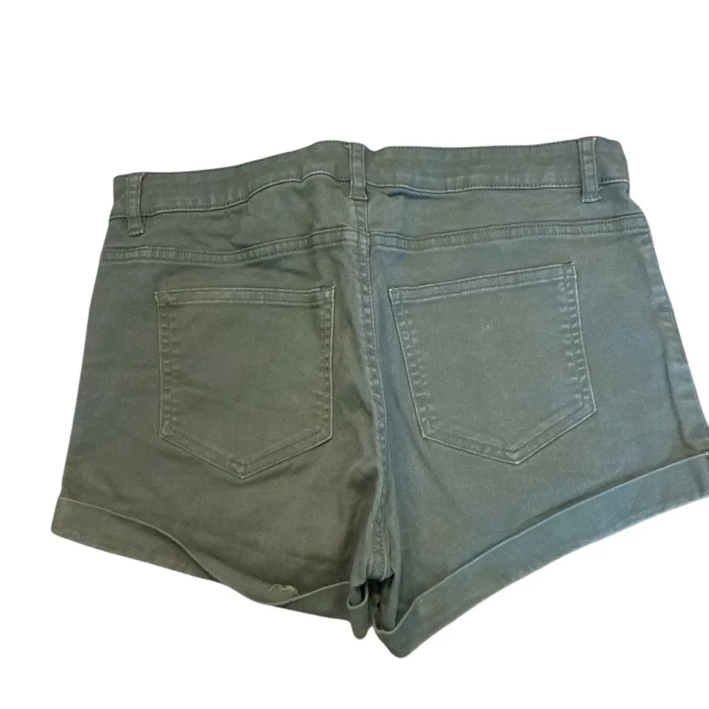 H&M Olive Green Women's Shorts - Image 5