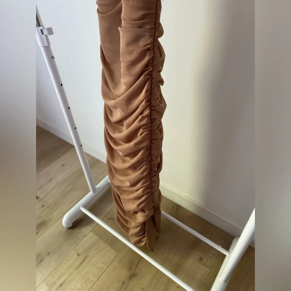 $235 NWOT ELLIATT x Revolve‎ Pippa Dress In Nude Size Small - Image 3