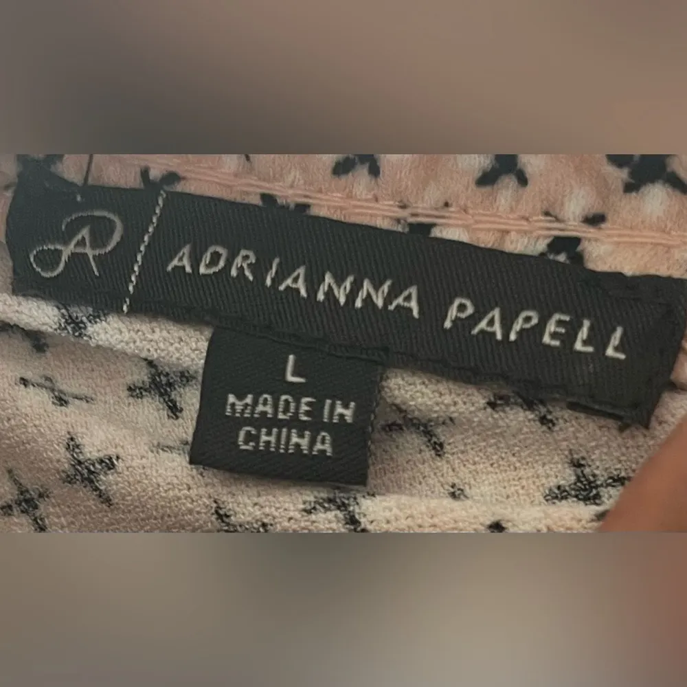 Women's Ruffle Mock Neck Tank, size Large. - Image 3