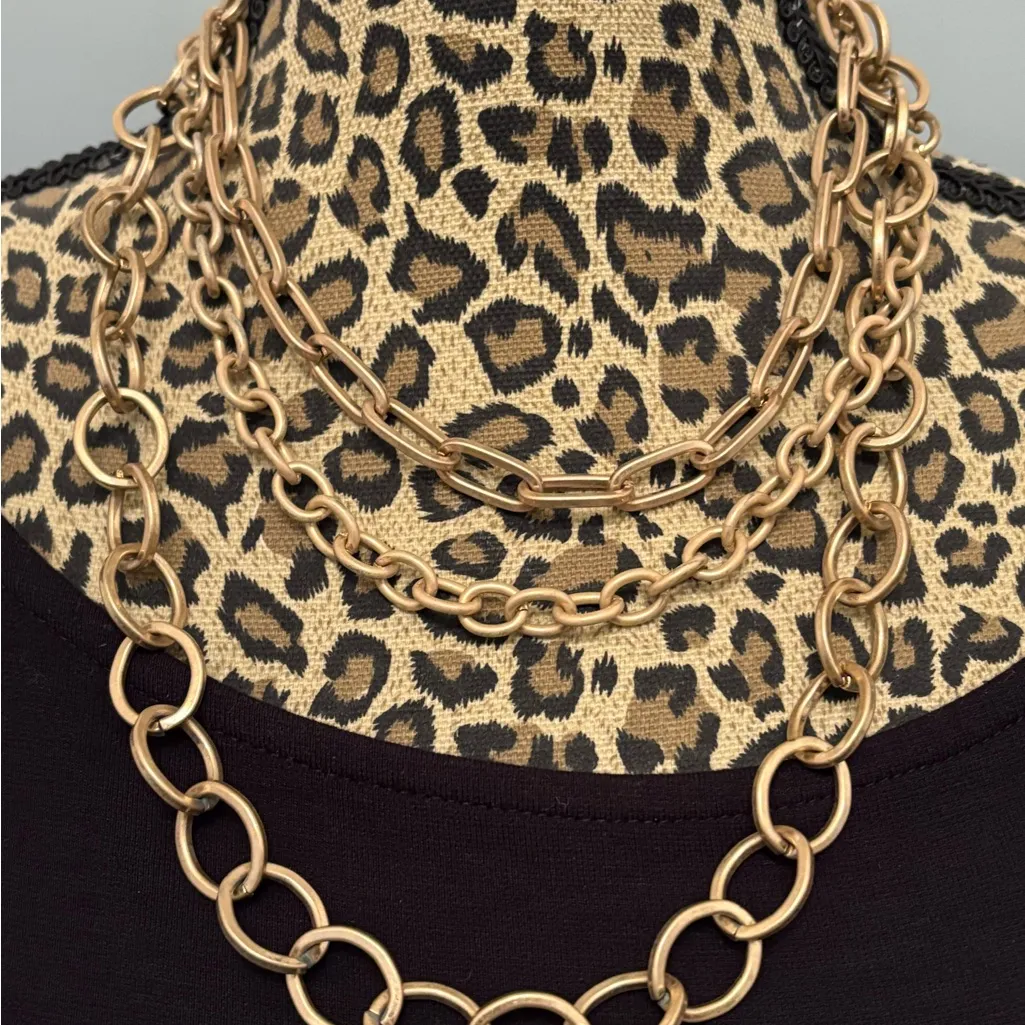 Gold and Pearl Necklace Set - Image 11