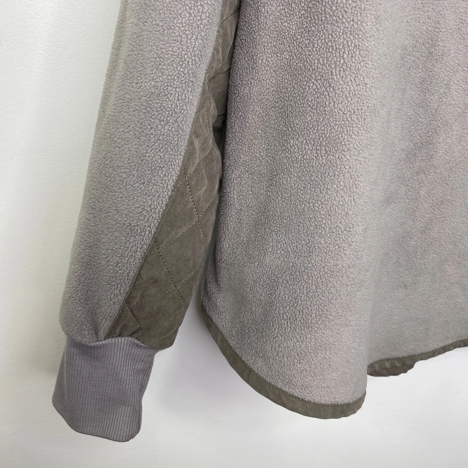 Entro  Two-Tone Grey Fleece Quilted Snap Pullover Sweatshirt Women's Size Large L - Image 4