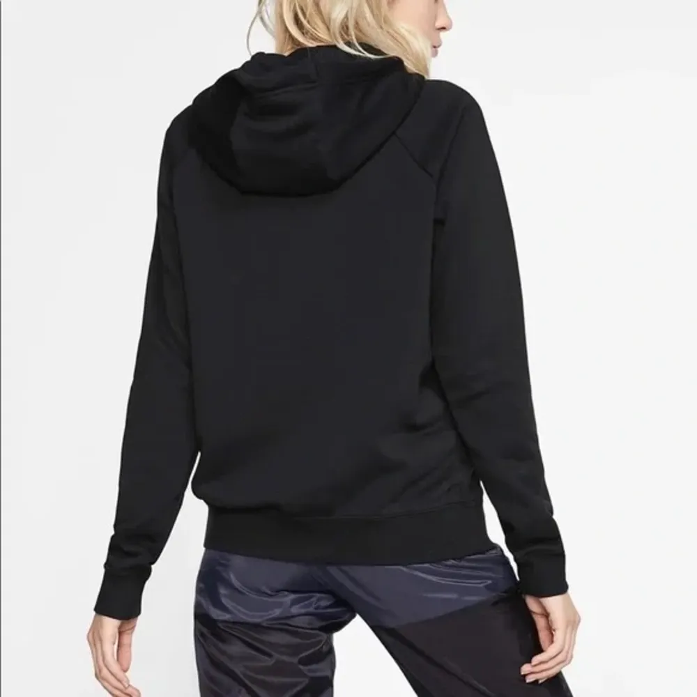 Nike Sportswear Women’s Club Large Logo Fleece Hoodie - Image 2