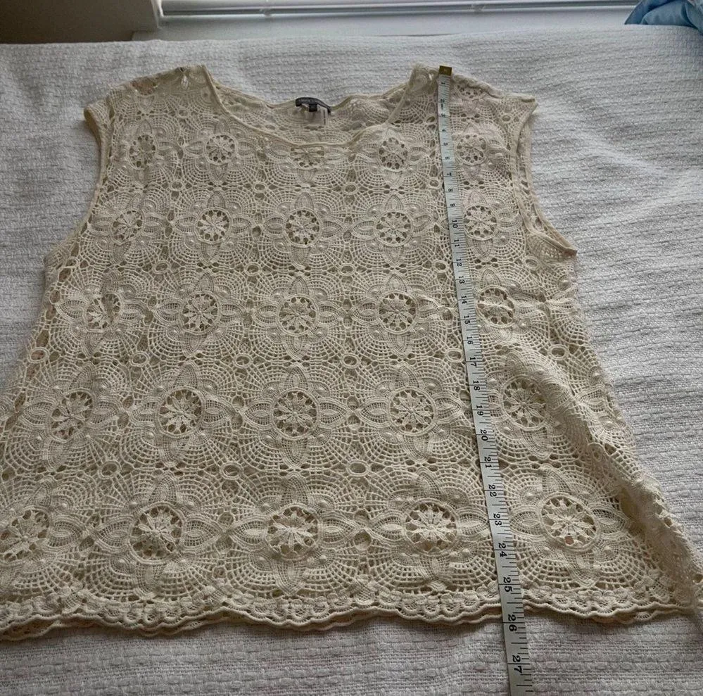XL Vince Camuto Cream Lace Top - Image 7