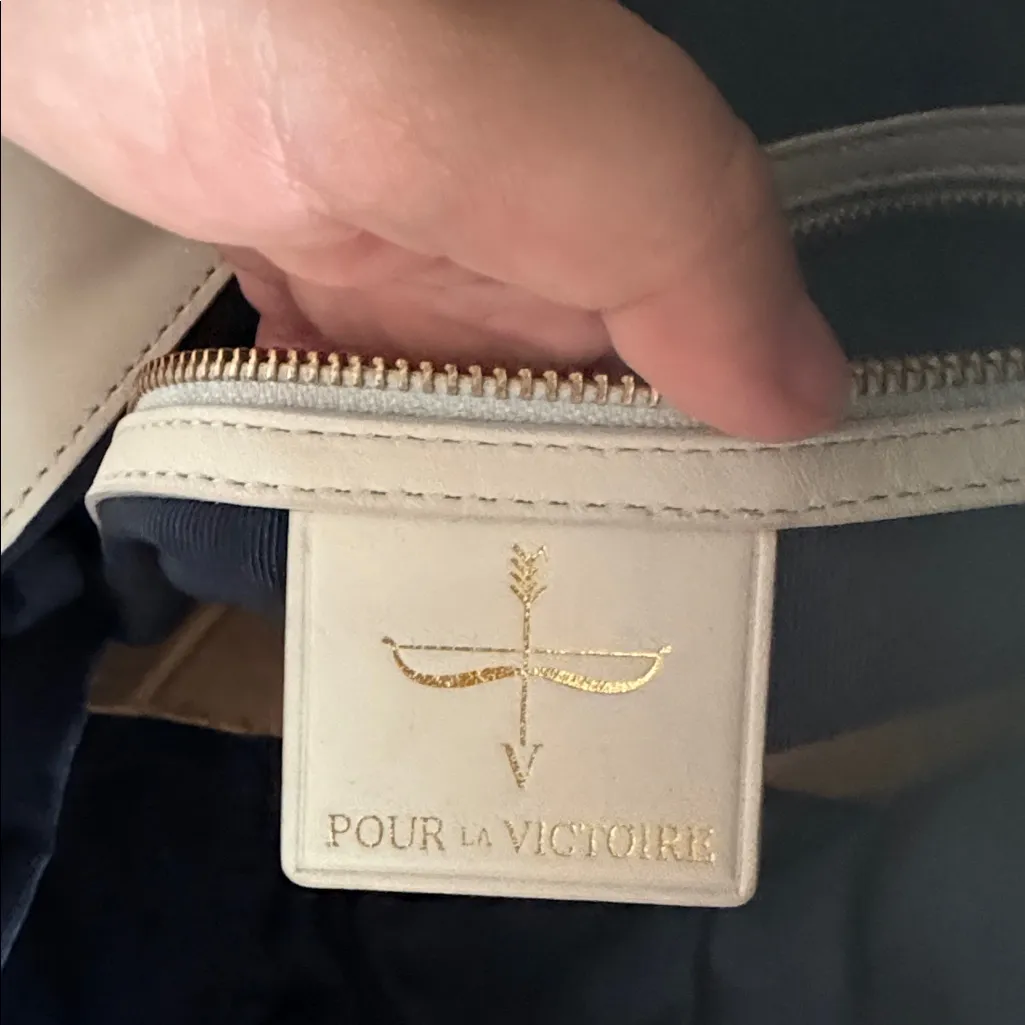 Pour La Victoire Women’s White Leather Hobo Zipper Magnetic Shoulder Bag Purse - Image 12