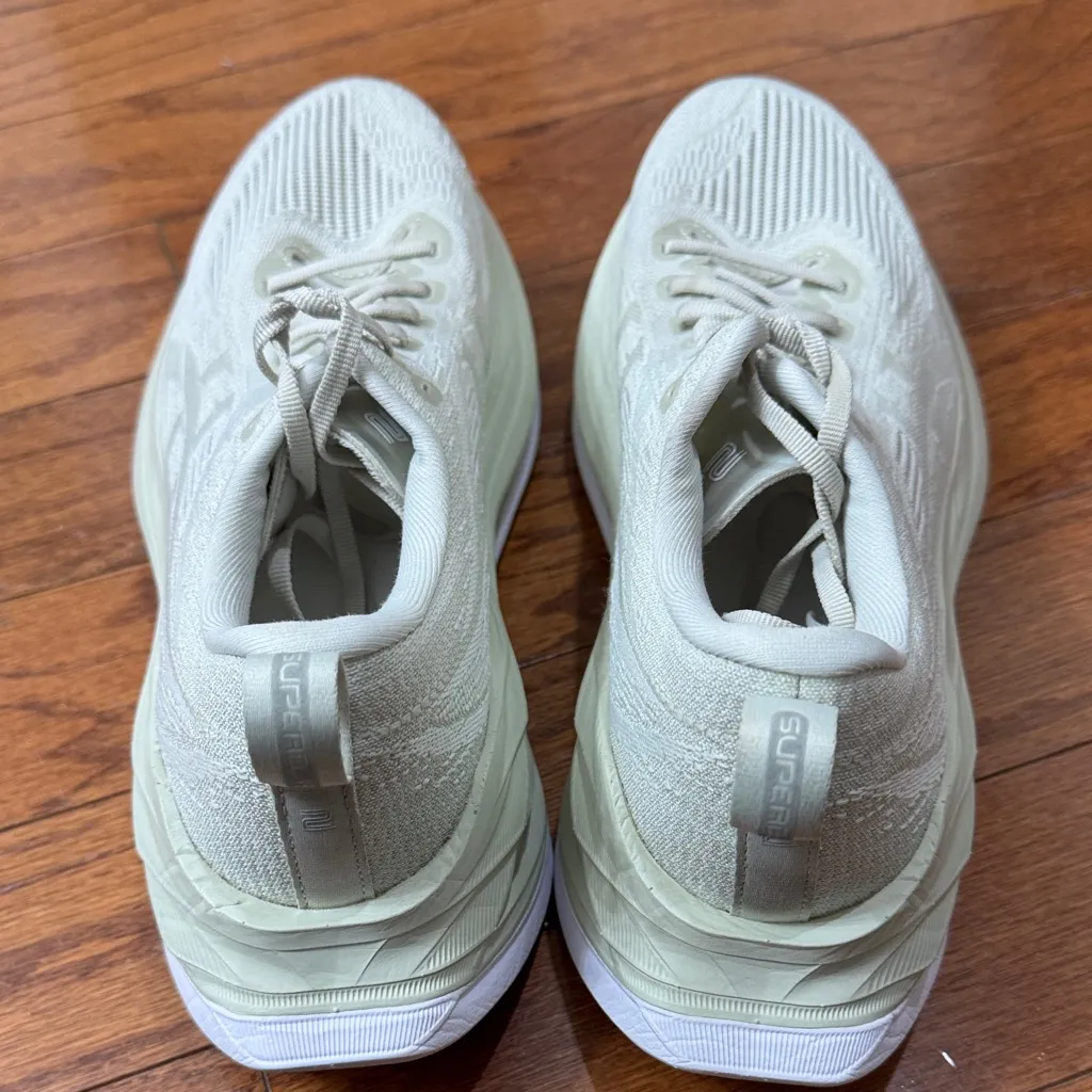 Asics Women's Cream Athletic Shoes - Image 3