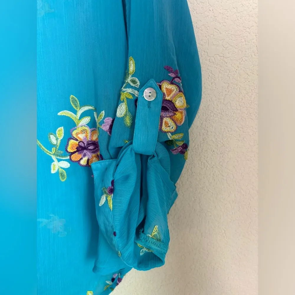 Fig & Flower Teal Blue Chiffon Floral Embroidered Roll Tab Sleeve Blouse LP Size undefined - Image 3