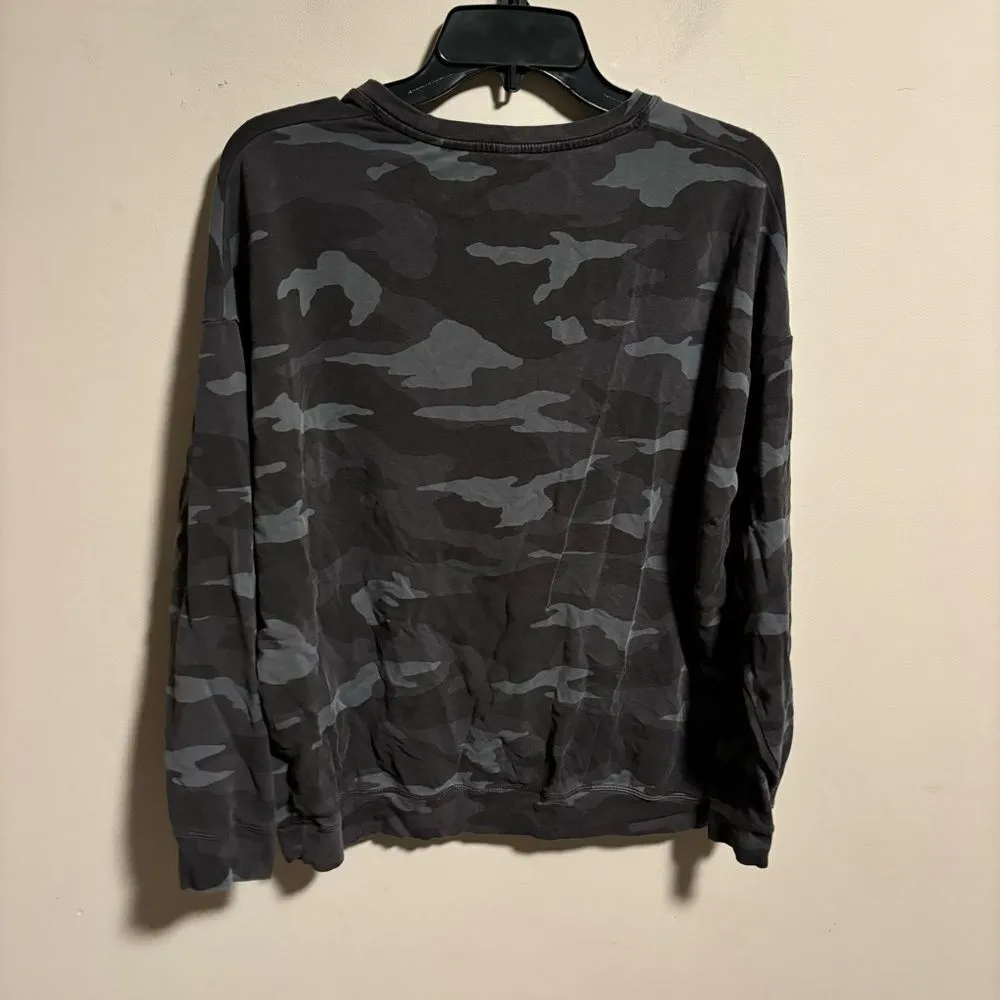 Athleta Studio to Street Gray Camo Sweatshirt- Size Medium - Image 5