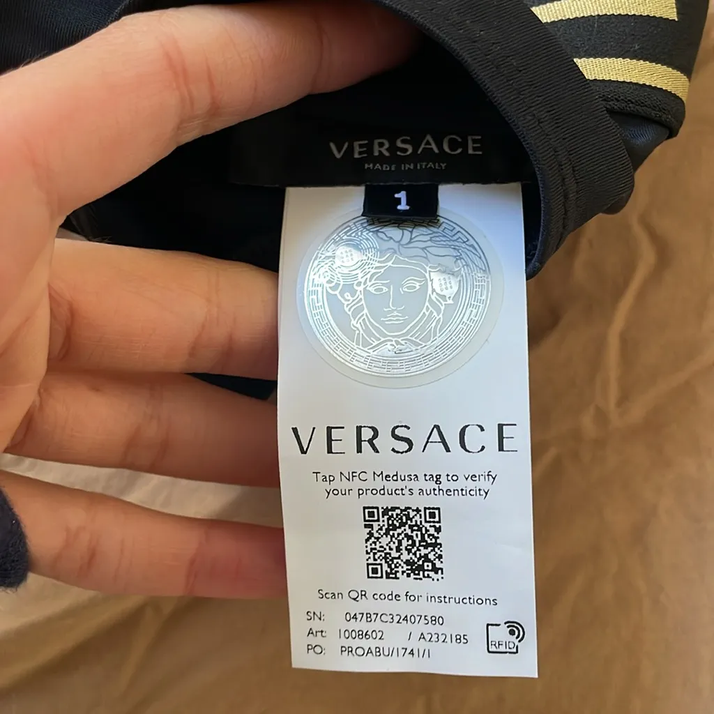 Black and Gold Versace Strappy bikini top Size 1 - Image 6