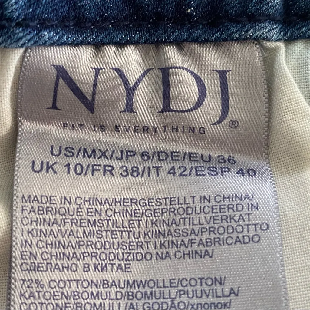 NYDJ Ami Skinny Jeans - Deep Indigo color cropped ankle great condition Size 6 - Image 12