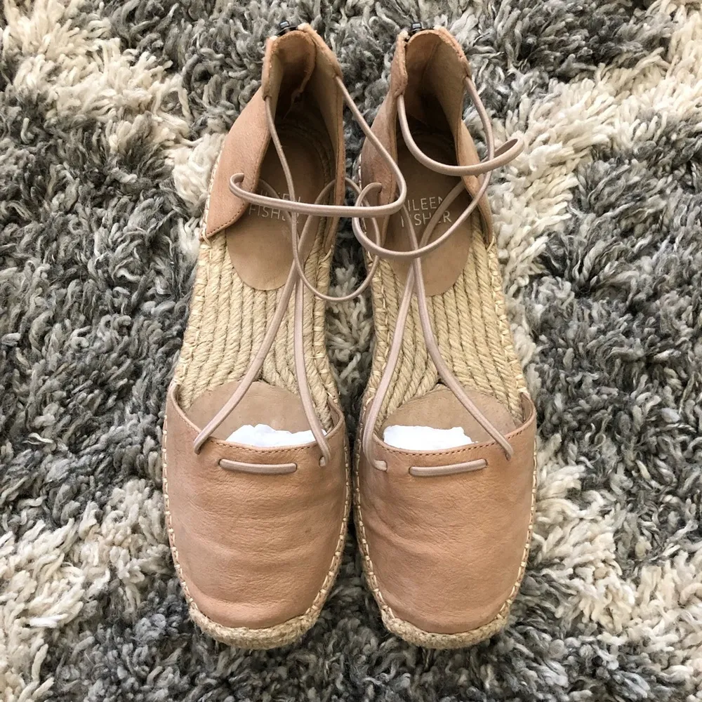 Eileen Fisher Lee Linen Espadrille Flat in Barley. Size 5 - Image 3