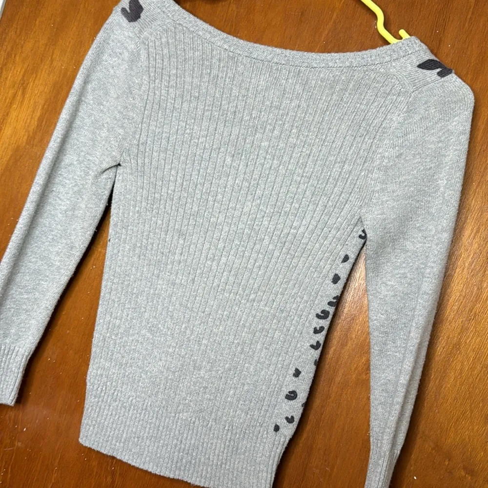 American Eagle leopard cardigan sweater gray button up - Image 3