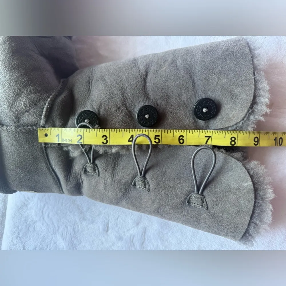 Tall gray triple Bailey button UGG boots gray size 6 winter comfy - Image 9