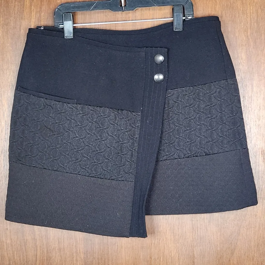 CAbi #926 Swathe Woman’s Business Casual Skirt in Black Size Small - Image 2