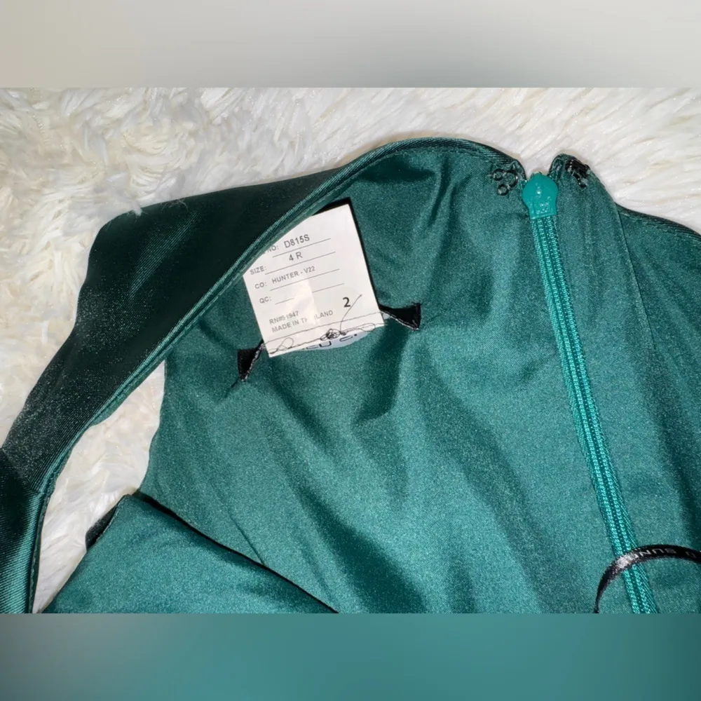 NWOT Alfred Sung Satin Twill One Shoulder A-line Pocket Gown Dress sz 4 - Image 4