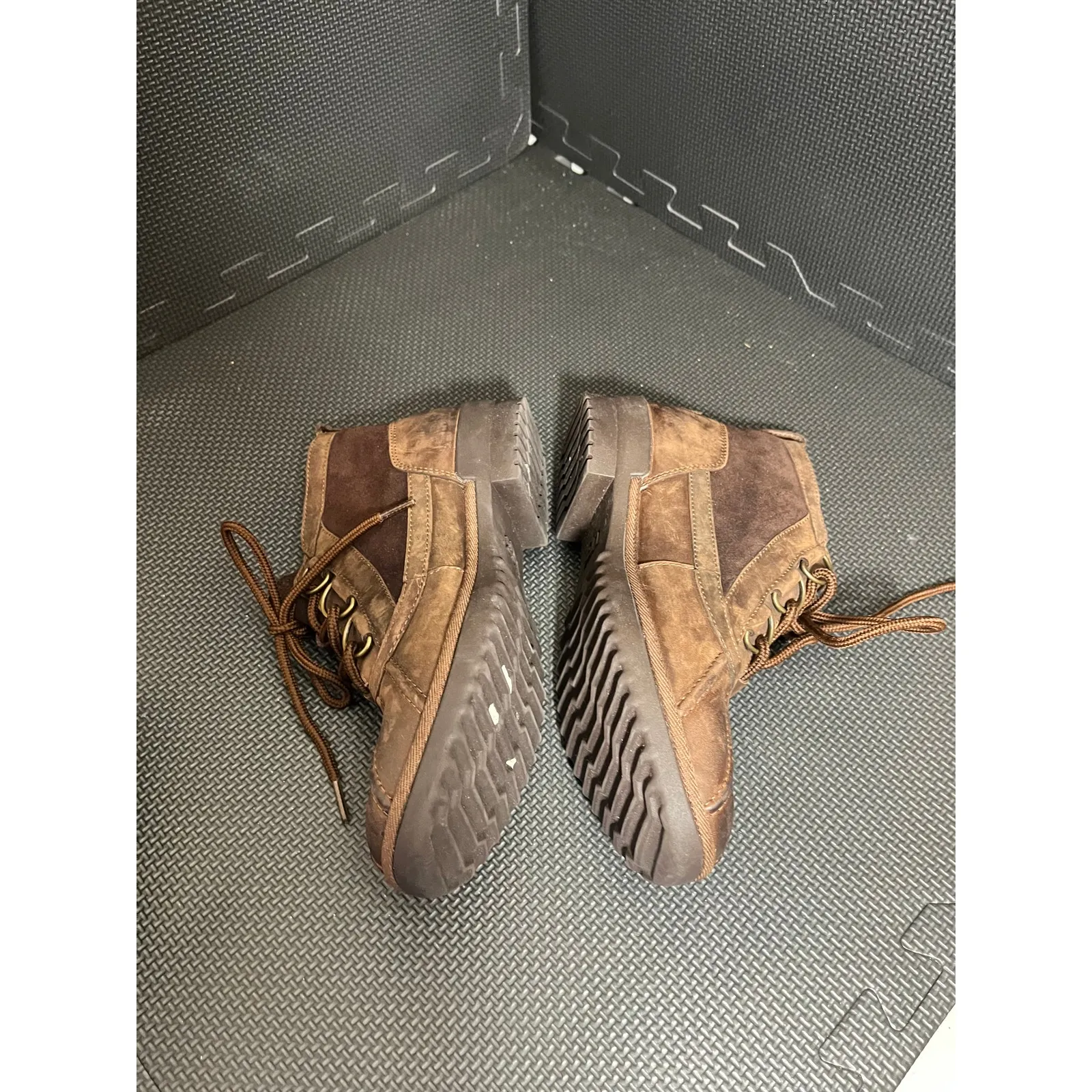 UGG® | Coconut Shell Heather‎ Waterproof Leather Ankle Duck Boot Size 7.5 - Image 4