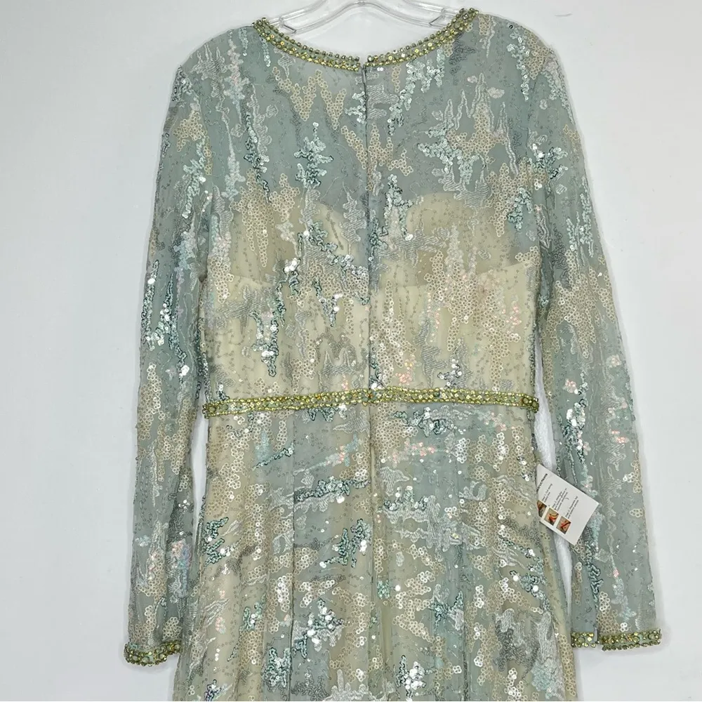 Mac Duggal 12460 Sequin Embellished Jewel Neckline Lace Gown, Platinum, Size 8 - Image 4