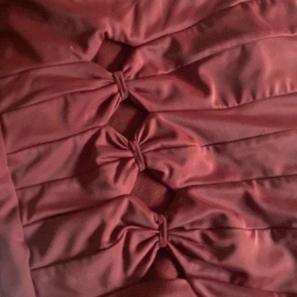 TIME & TRU | one piece with bow opening on side SIZE LARGE - Image 3