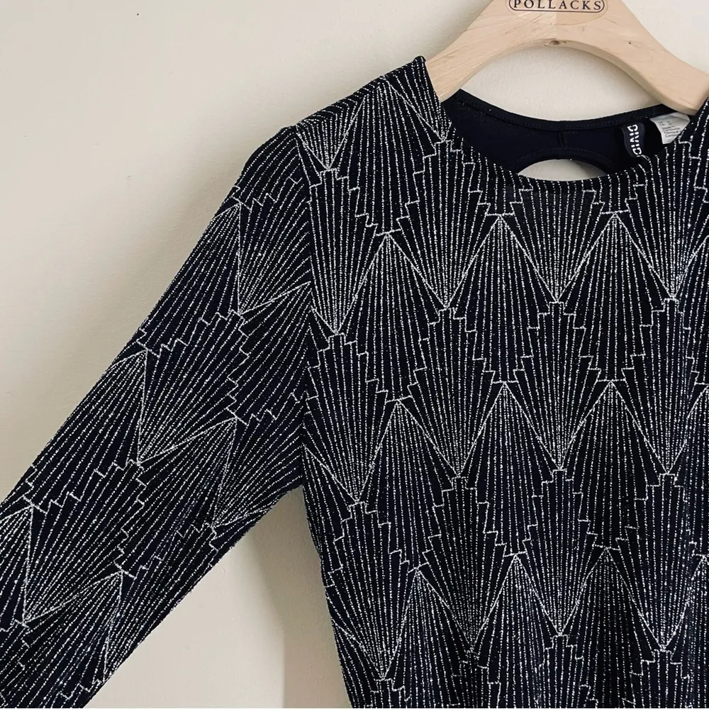 H&M Divided Long Sleeve Black and Silver Open Back Glittery Dress size M - Image 6