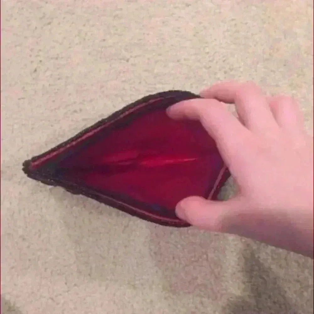 Red and black beaded flower wrist wallet - Image 3