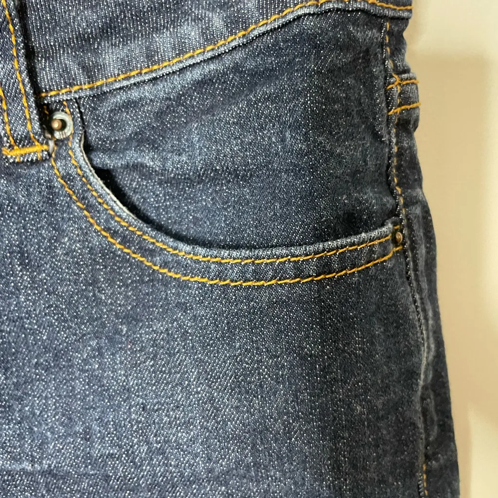 BDG High Rise Erin 5 Pocket Shortie Women’s Shorts Sz 28 W Excellent Condition - Image 2