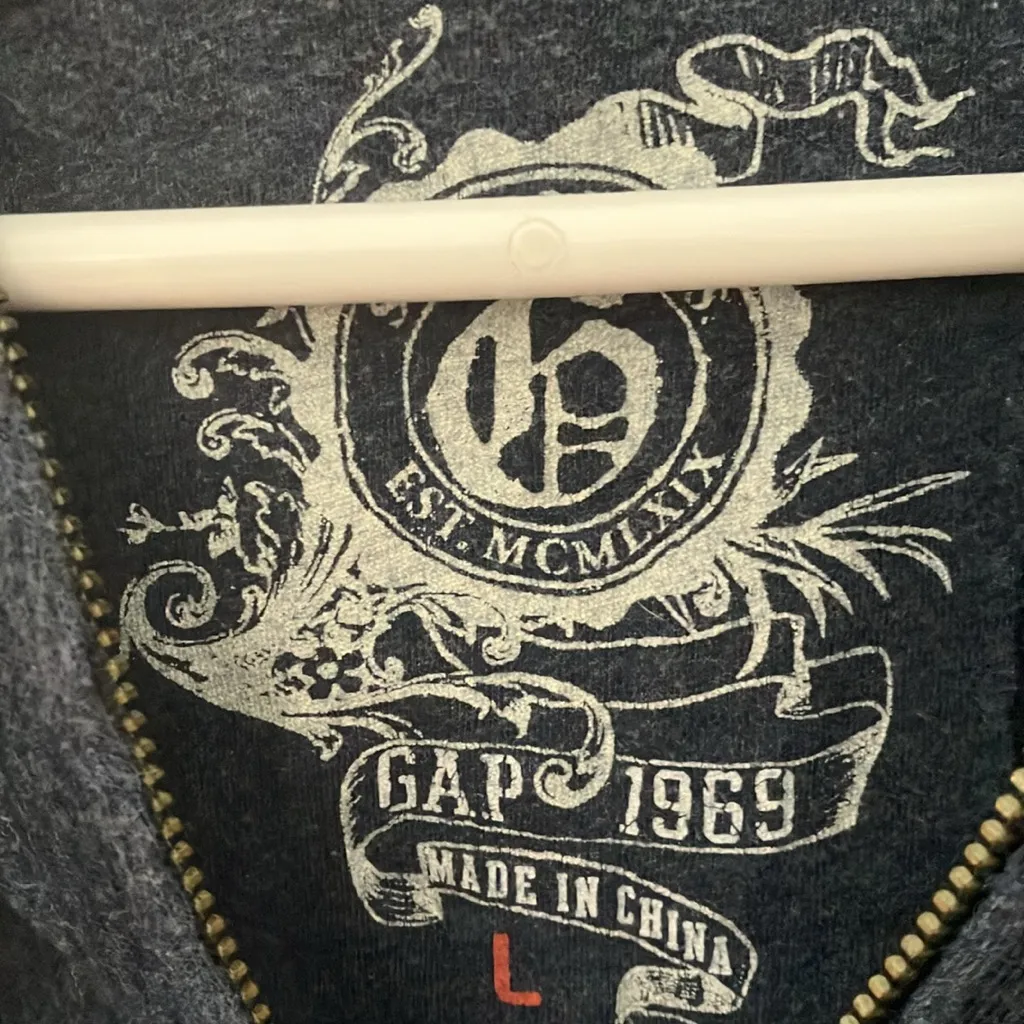 FINAL MARKDOWN GAP short sleeve Hoodie large - Image 2