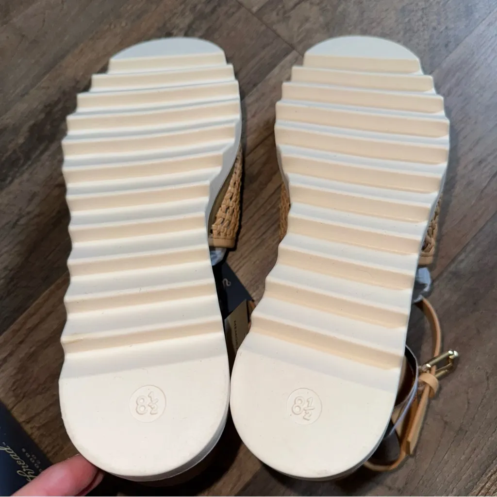 NEW universal thread wedged sandals - Image 3