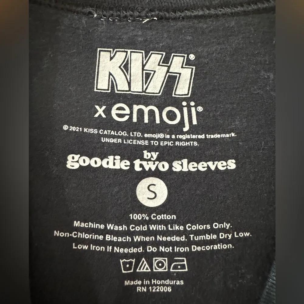 KISS Emoji Band Cartoon Avatar Graphic Concert Tee - Los Angeles - Small - Image 3