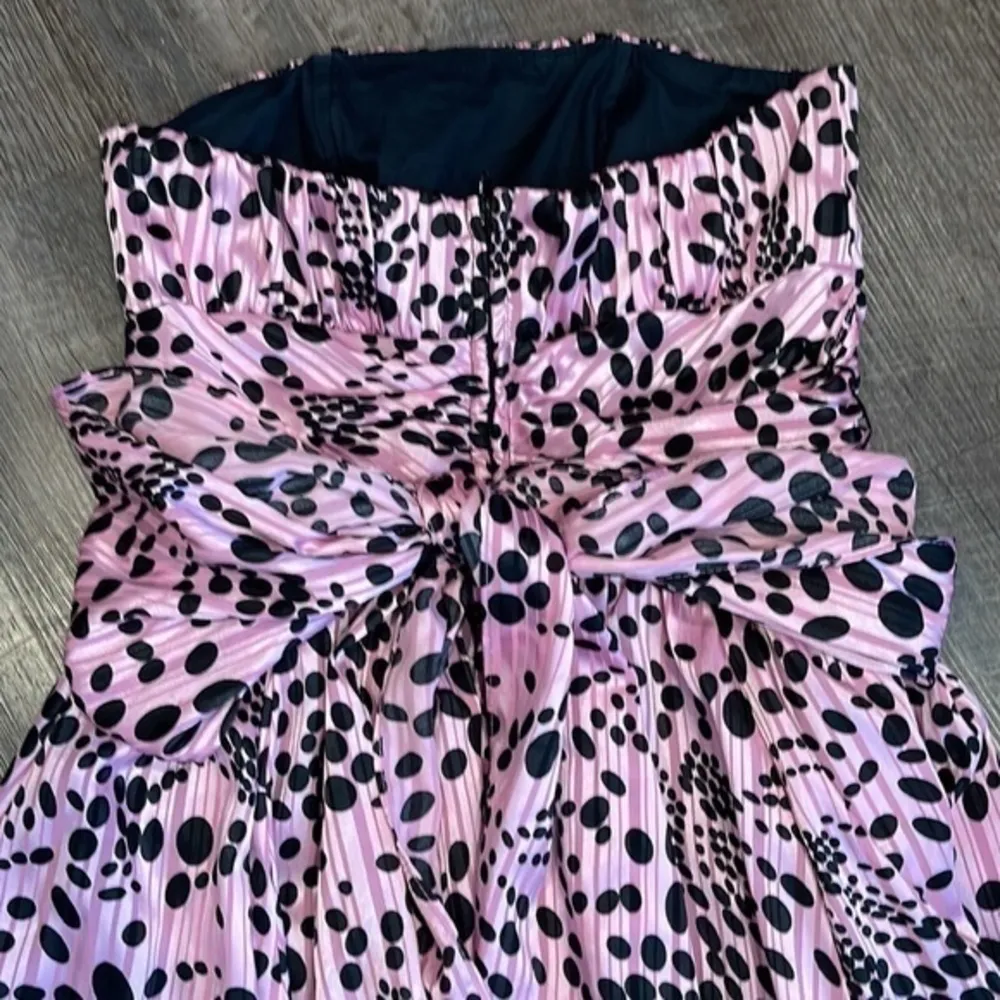 Rubber Ducky productions Inc Pink and black Bubble strapless dress - Image 5