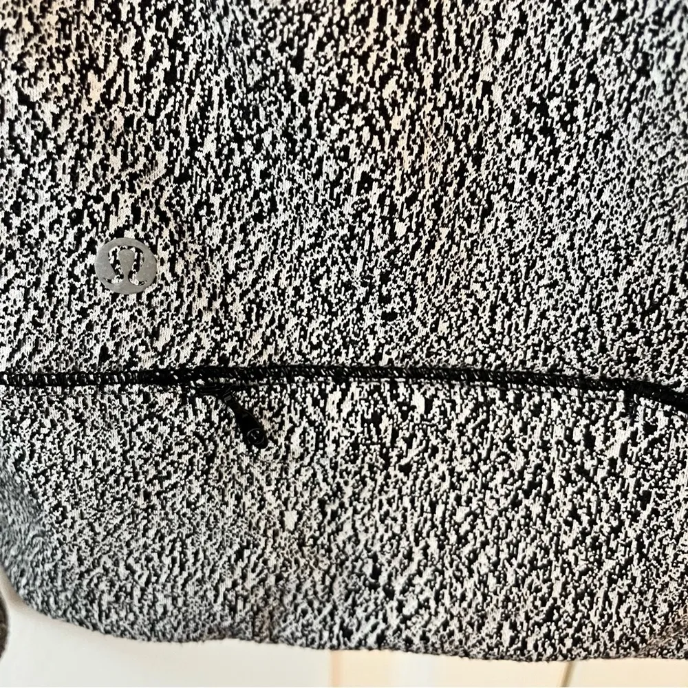 lululemon Black and White Marled Half Zip Pullover Jacket Size 6 - Image 7