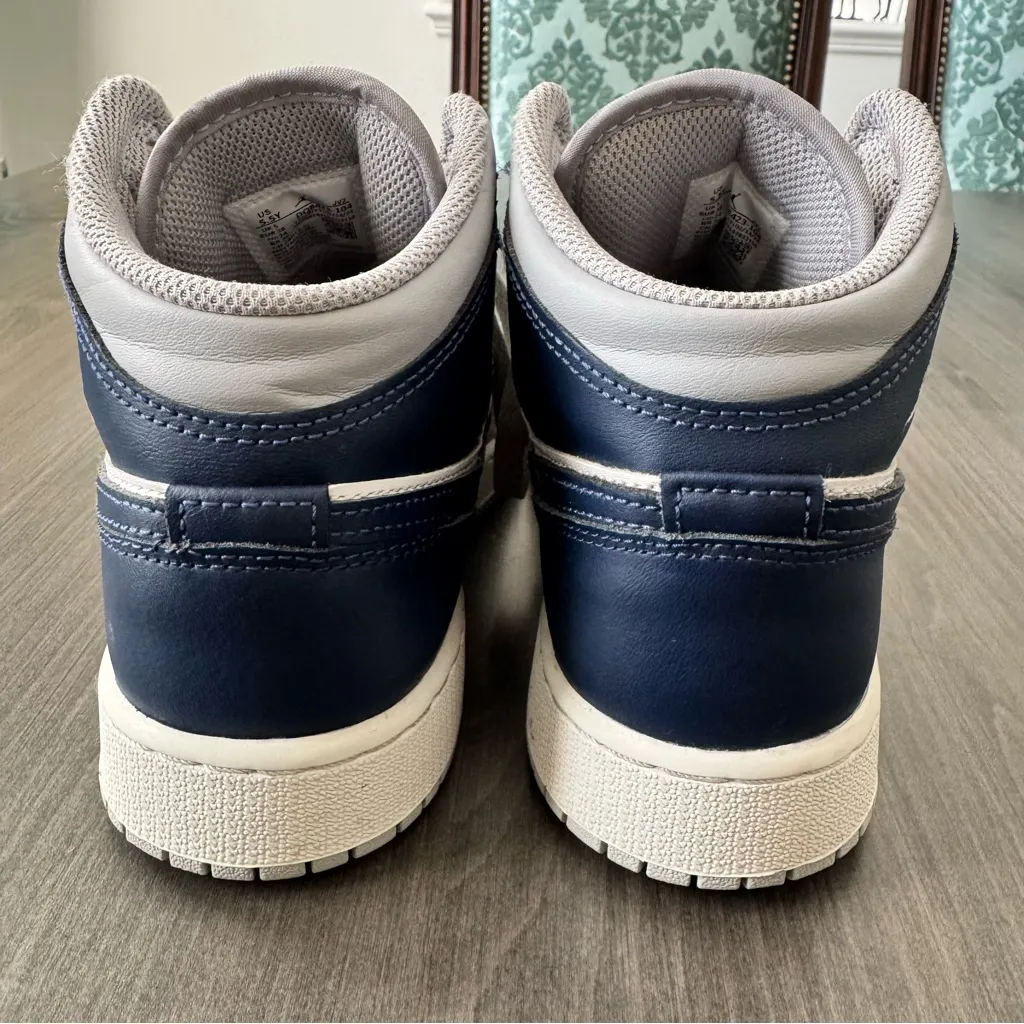 Nike Air Jordan  Mid blue gray white sneakers shoes size women 7 or Y5.5 - Image 6