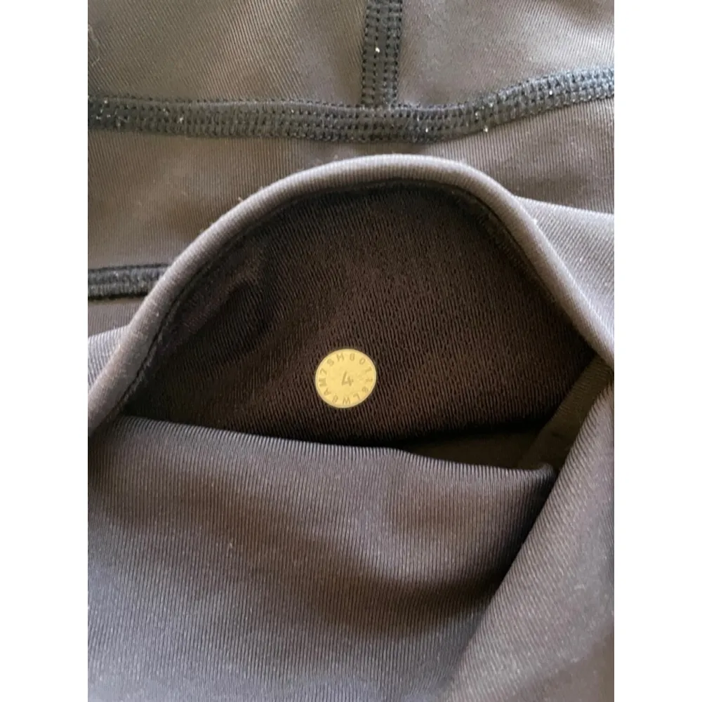 Women's Lululemon Leggings, Size 4, Dark Purple & Light Blue - Image 4