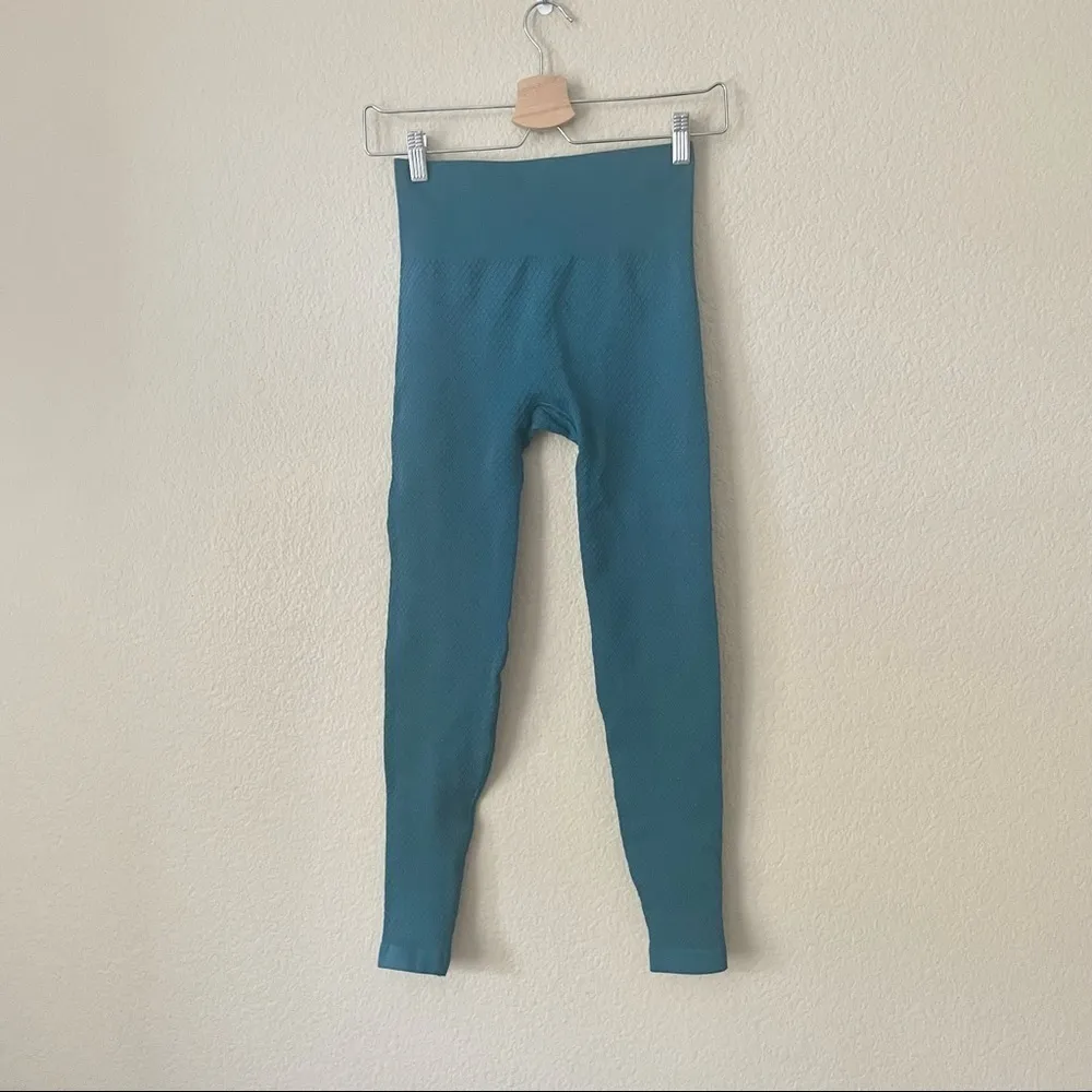 Balance Athletica Topaz Quartz Energy Pant Leggings Teal Seamless - Image 3