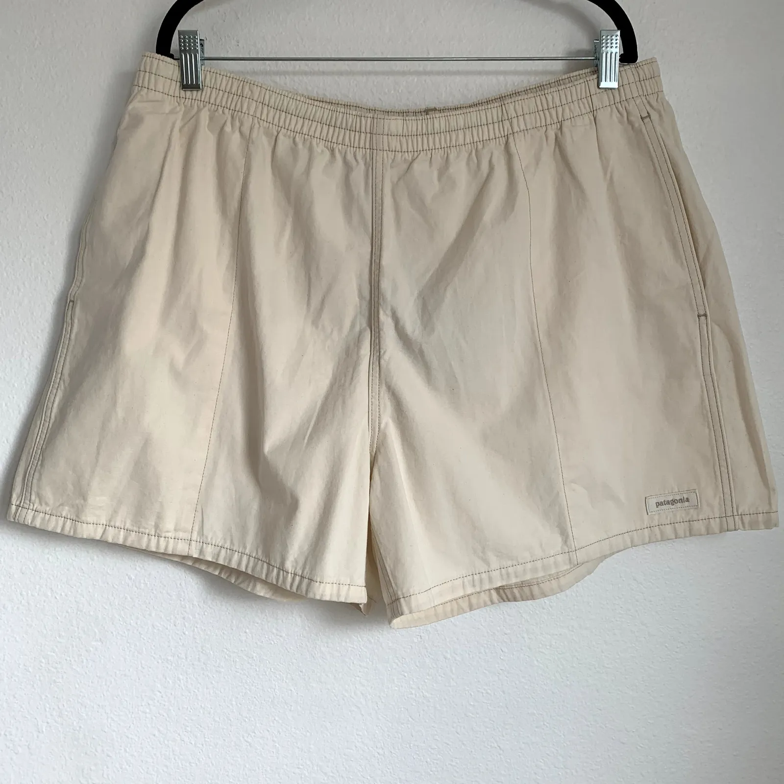 NWT Patagonia Women's Sz XL Funhoggers Cotton Shorts 4" Undyed Natural Gorpcore - Image 4