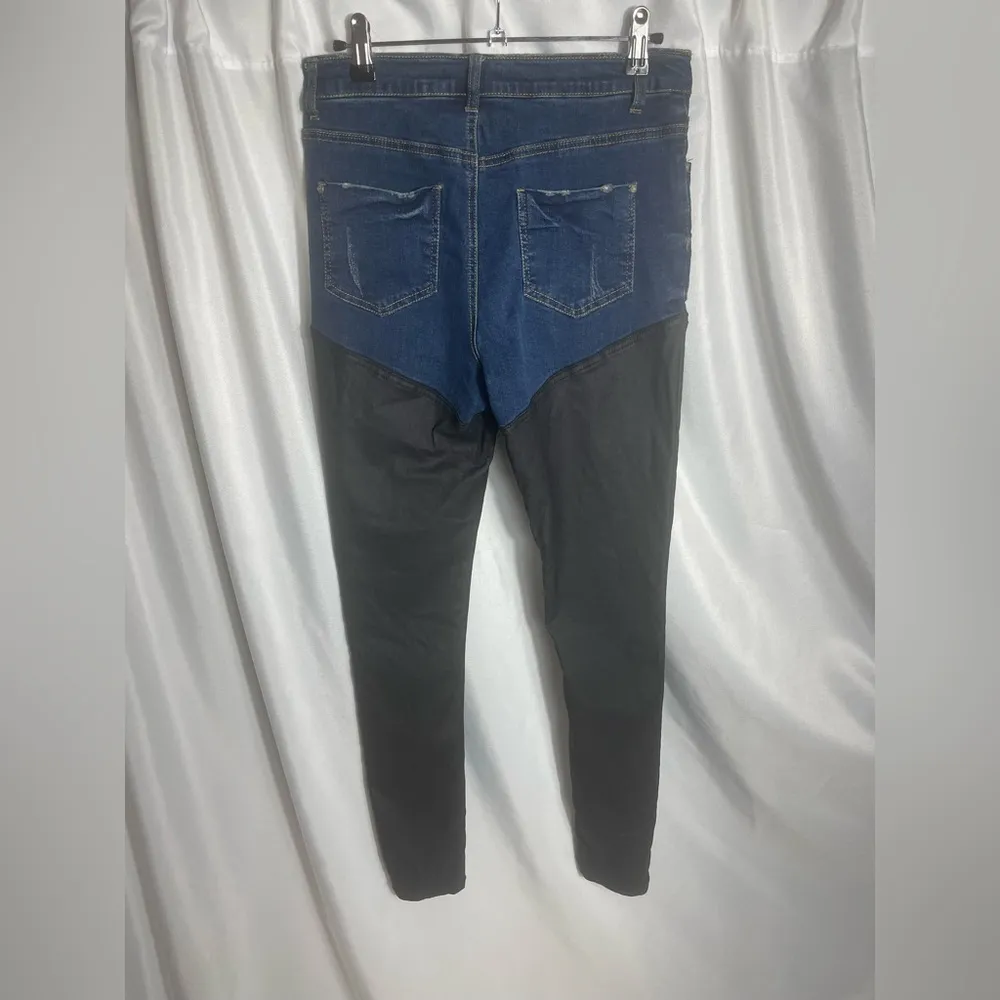 Misguided Sinner Womens Size 6R Two-Tone Faux Leather High Waist 32’ Inseam - Image 3