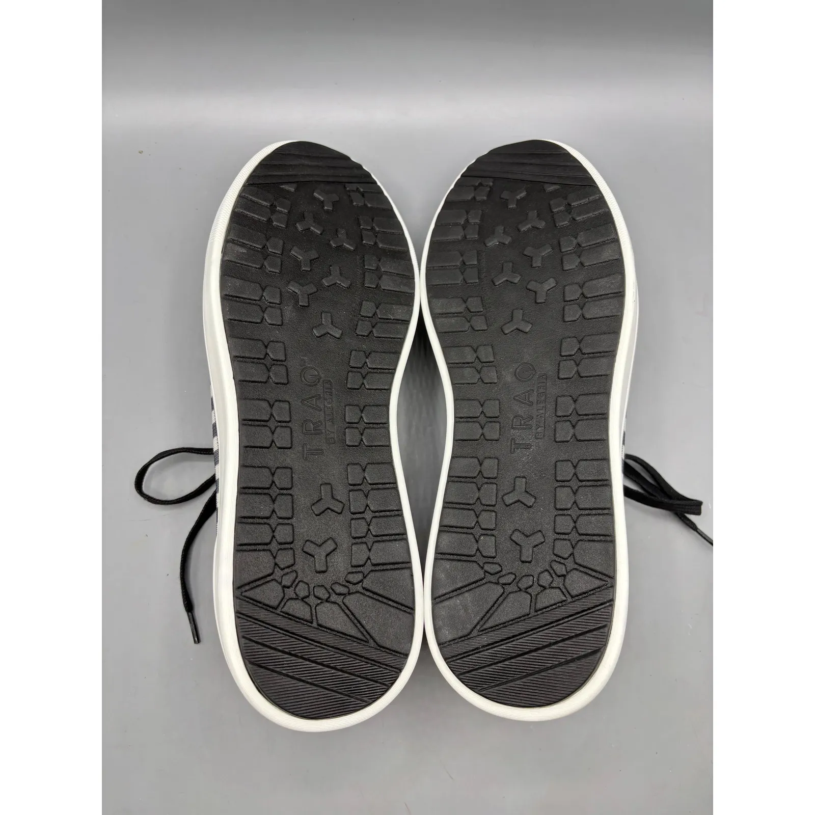 TRAQ Alegria Sneaq‎ Sneakers Womens 40 Black White Gingham Plaid Comfort Shoes Size 9.5 - Image 8