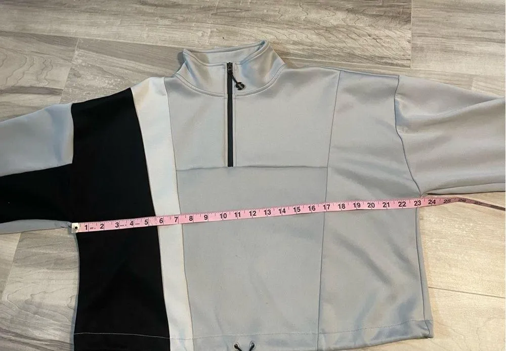 Sports Illustrated Arctic Gray Cropped Long Sleeve Quarter Zip Pullover - Image 11