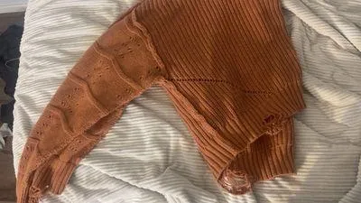 Detailed Cropped Sweater - Image 4