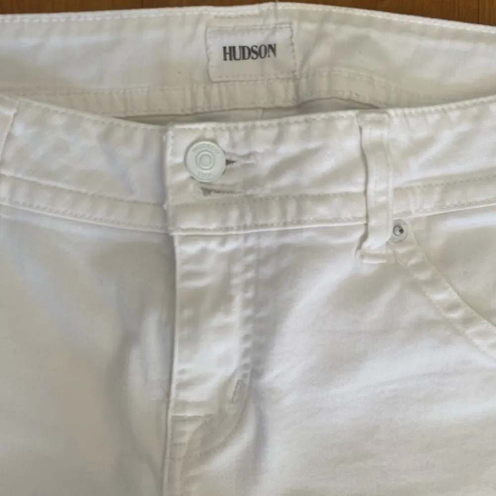 Women’s Hudson Jeans Capri sz 29 - Image 3