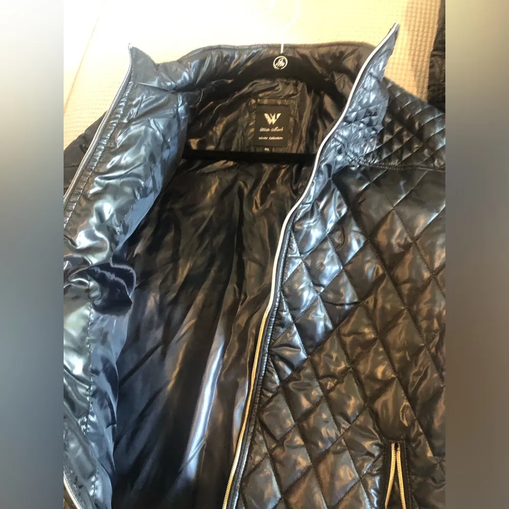 White Mark black hooded puffer coat with detachable hood. Size 1X - Image 3