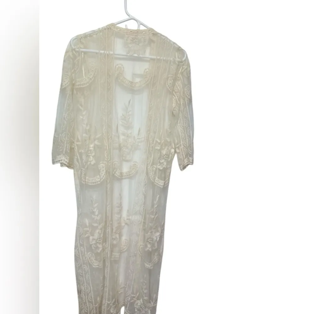 Dizzy Lizzy long mesh lace embroidered kimono off white - Image 5