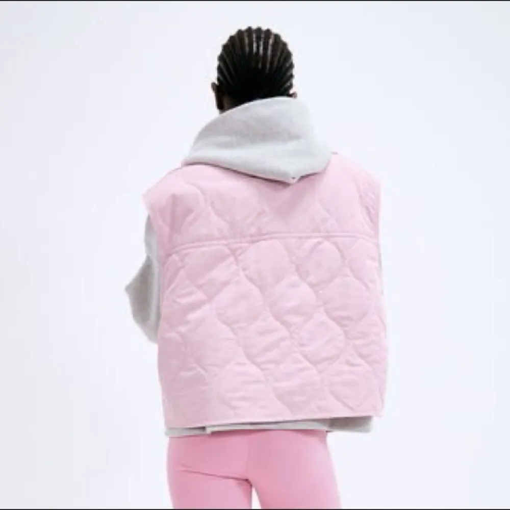 H&M Quilted Gilet Pink Vest Size XS - Image 6