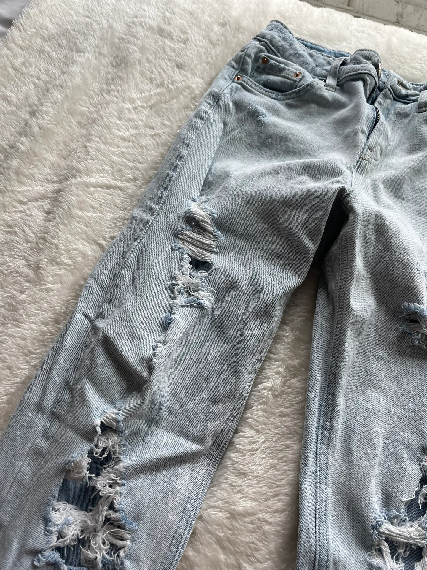 Ripped Mom Jeans - Image 2