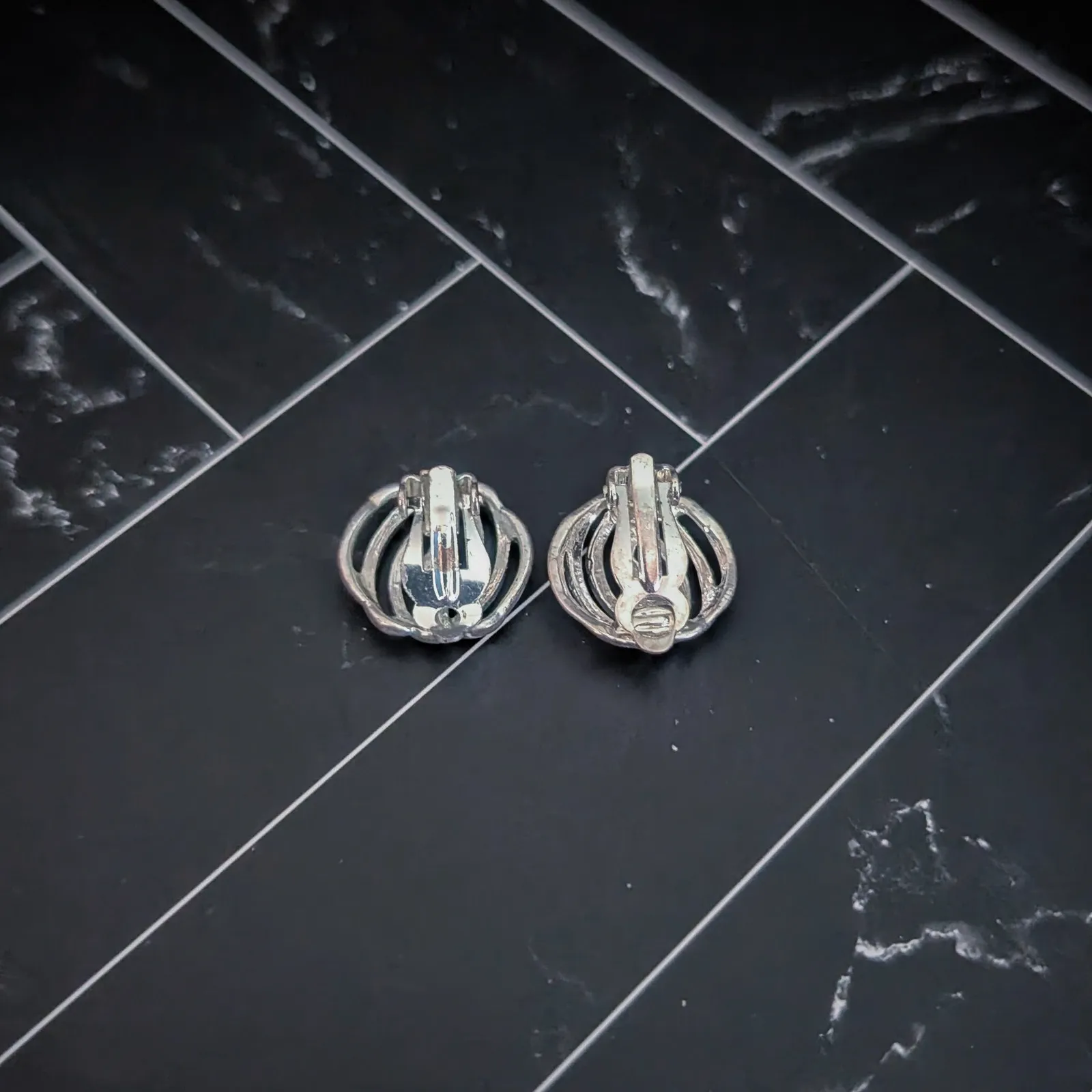 Vintage Clip On Earrings Stylish Silver Tone - Image 7