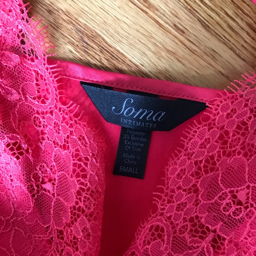 Soma Coral Lace detail Slip - Image 4