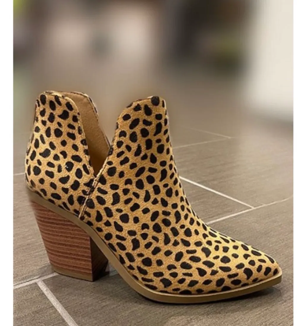 Cheetah Print Side Cut Out Bootie Multi Size 7 - Image 4