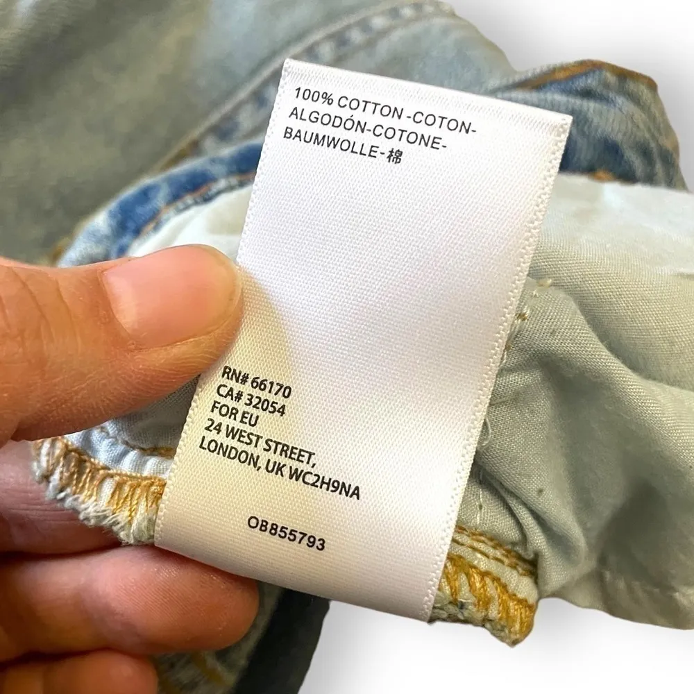 NWT BDG Urban Outfitters Distressed Slim Straight Light Wash Jeans - Size 28 - Image 9