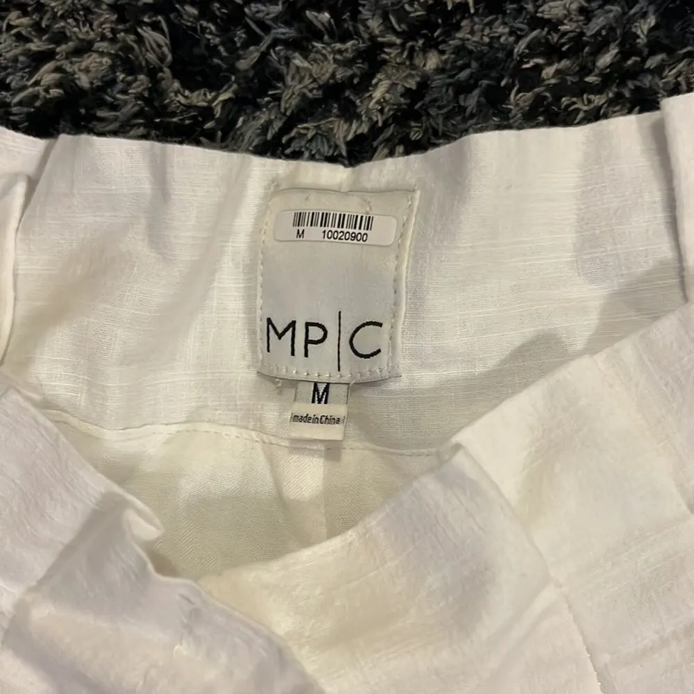 NWT revolve mp|c medium white shorts - Image 5